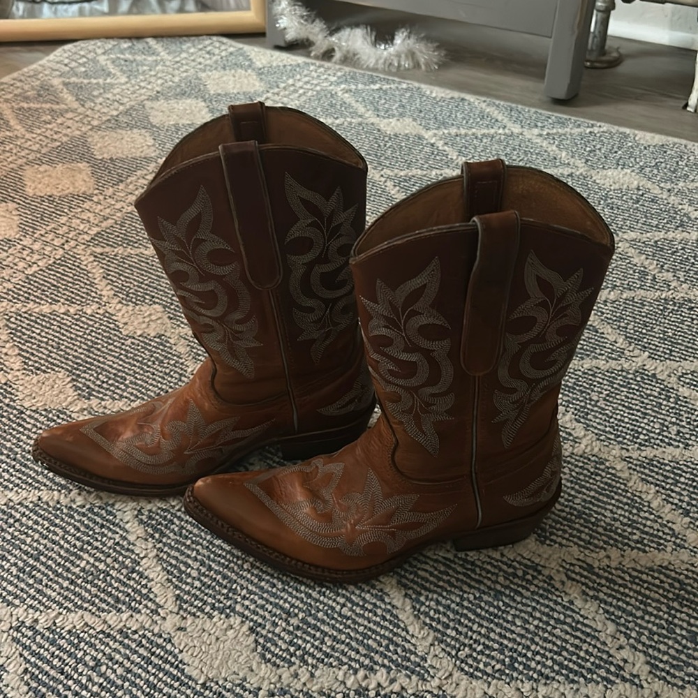 Road Wolf Cowgirl Boots